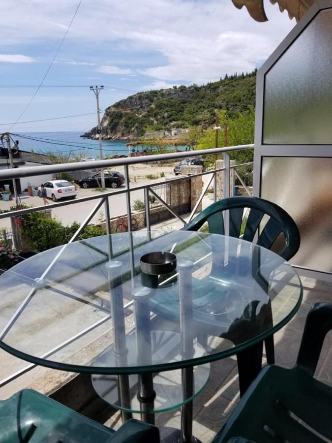 Irini Boutique Rooms!!! Himare Exteriör bild