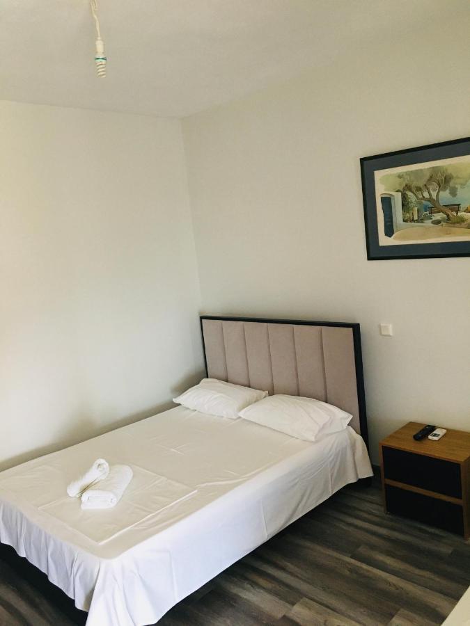Irini Boutique Rooms!!! Himare Exteriör bild