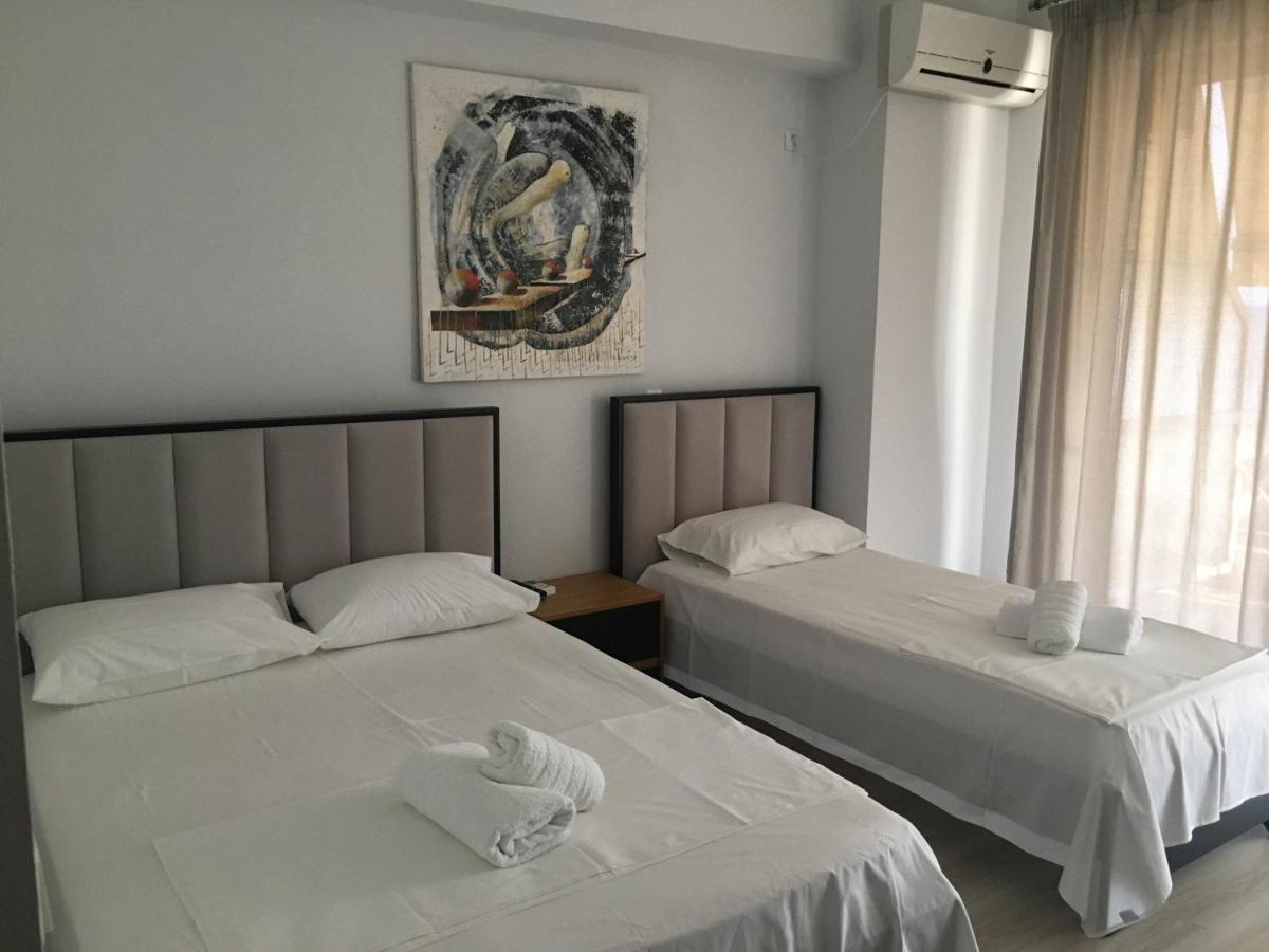 Irini Boutique Rooms!!! Himare Exteriör bild