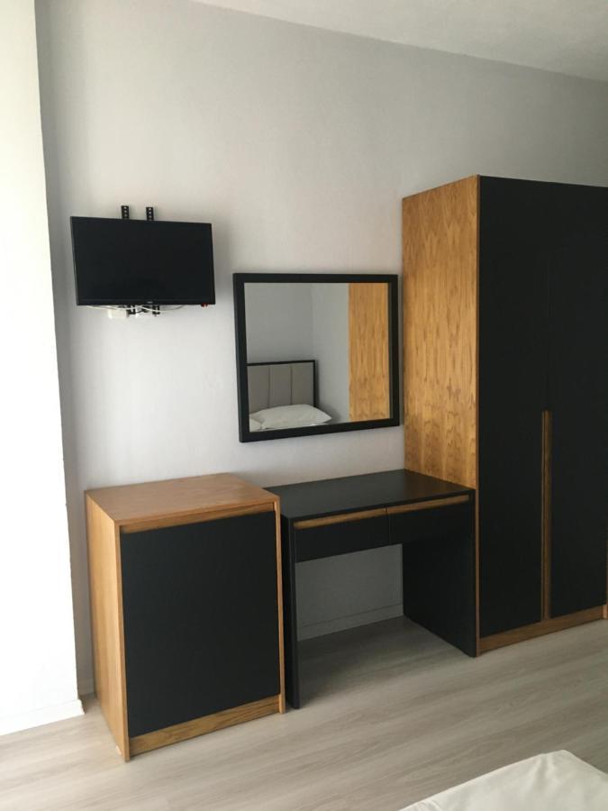 Irini Boutique Rooms!!! Himare Exteriör bild
