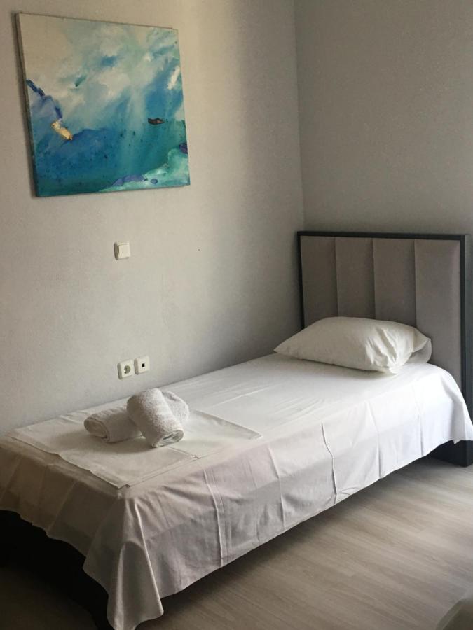 Irini Boutique Rooms!!! Himare Exteriör bild
