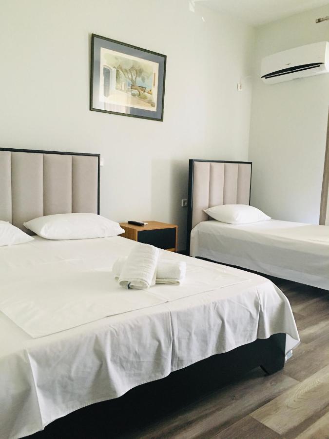 Irini Boutique Rooms!!! Himare Exteriör bild