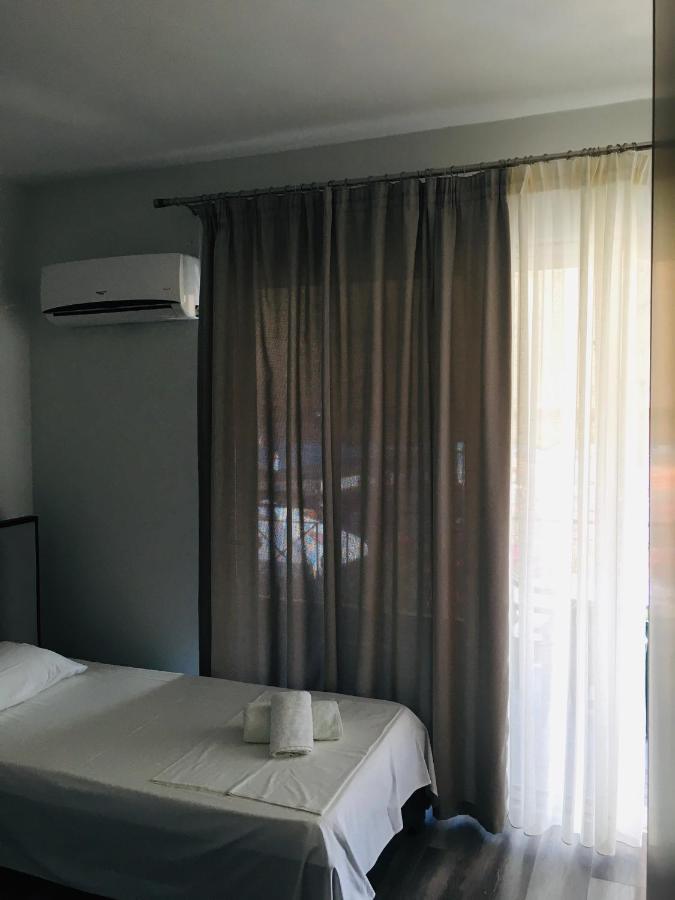 Irini Boutique Rooms!!! Himare Exteriör bild