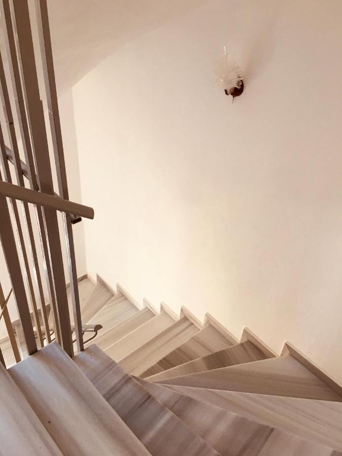 Irini Boutique Rooms!!! Himare Exteriör bild