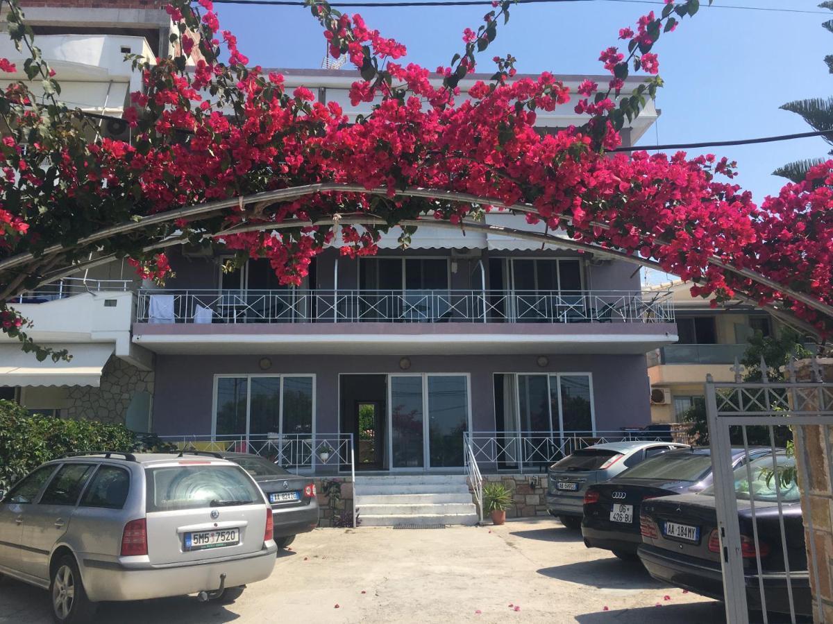 Irini Boutique Rooms!!! Himare Exteriör bild
