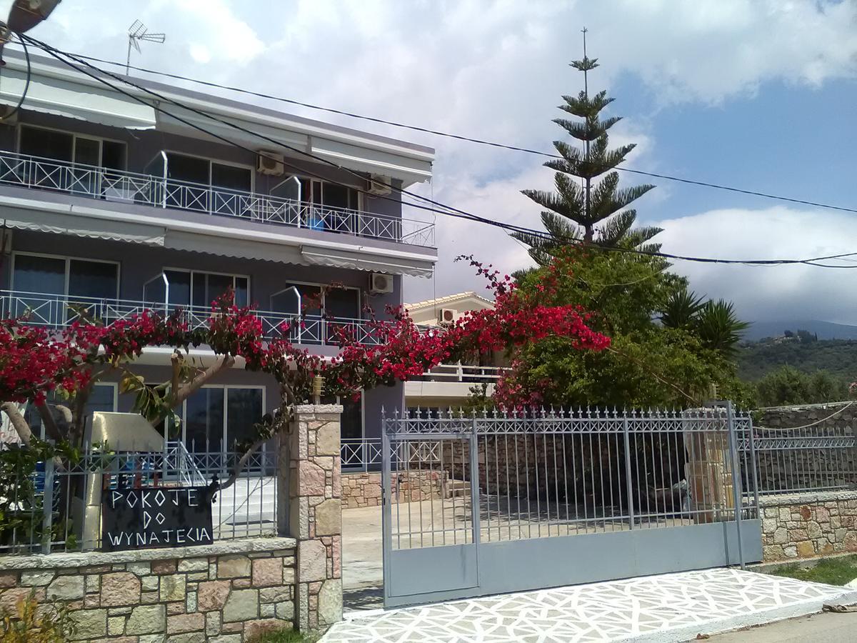 Irini Boutique Rooms!!! Himare Exteriör bild